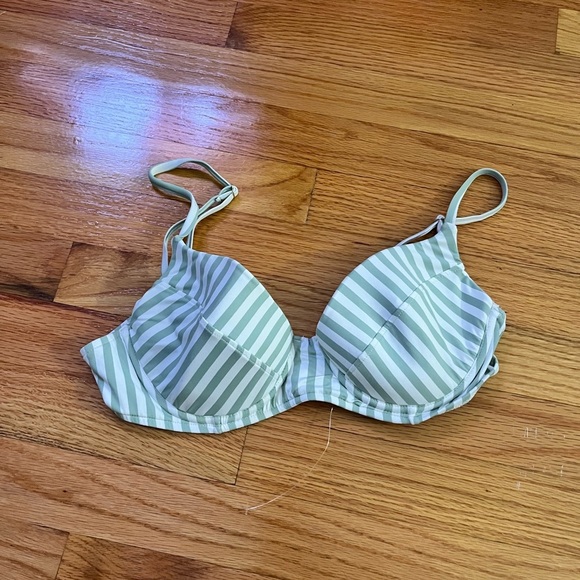 WEWOREWHAT Striped Lydia Underwire Bikini Top - Picture 2 of 3